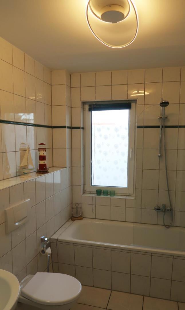 Wohnung 9 Meer-Ruhe Im Haus Stranddistel Komfortable Ferienwohnung Im 1 Og Fuer 4 Personen In Zingst Exterior photo